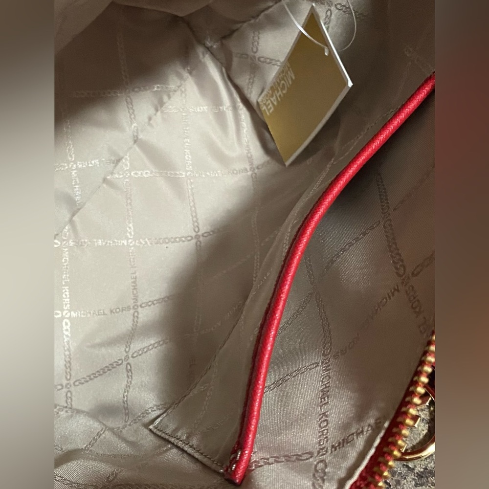 ❤️🔥MICHAEL KORS SAFFIANO LEATHER CROSSBODY/SATCHEL TOTE w/FREE DUST BAG 👜 - Picture 11 of 15